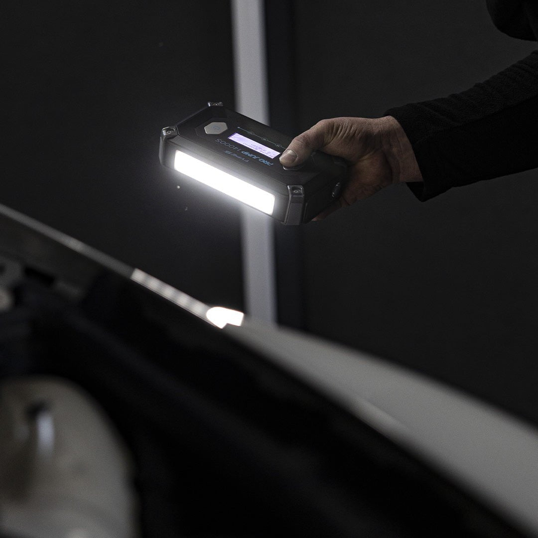 ProJump 14000S | Sichere Profi Starthilfe für Benziner und Diesel | Powerbank mit Arbeitsleuchte - TYPE S® | Teil der Horizon Brands Group